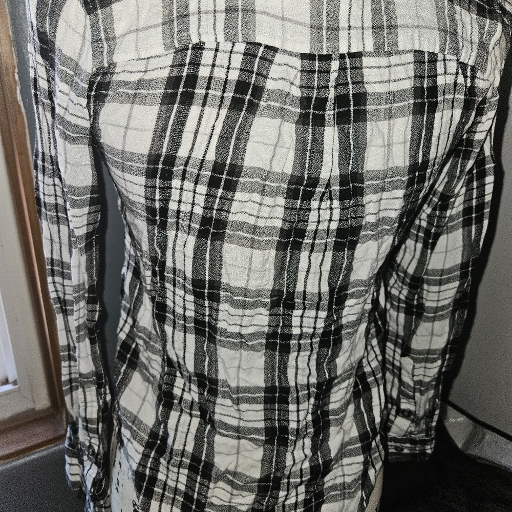 SO Womans Long Sleeve Plaid Top - Picture 6 of 9
